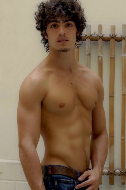 notmadeofshakespears:  Rafael Poggi 