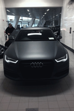 lushwisdom:  wolf-cub:  GOALS  no one knows how much i love matte cars