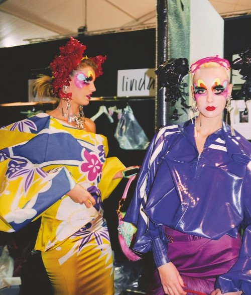 lelaid: Angela Lindvall &amp; Dewi Driegen backstage at Christian Dior F/W 2003 for John Gallian