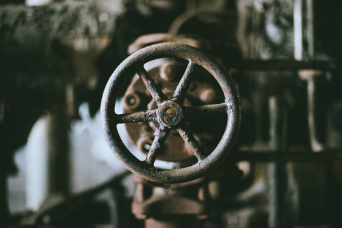 valscrapbook:  Valve by .monodrift on Flickr.
