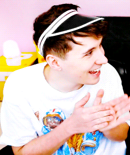 danhowellgifs:clappy clappy