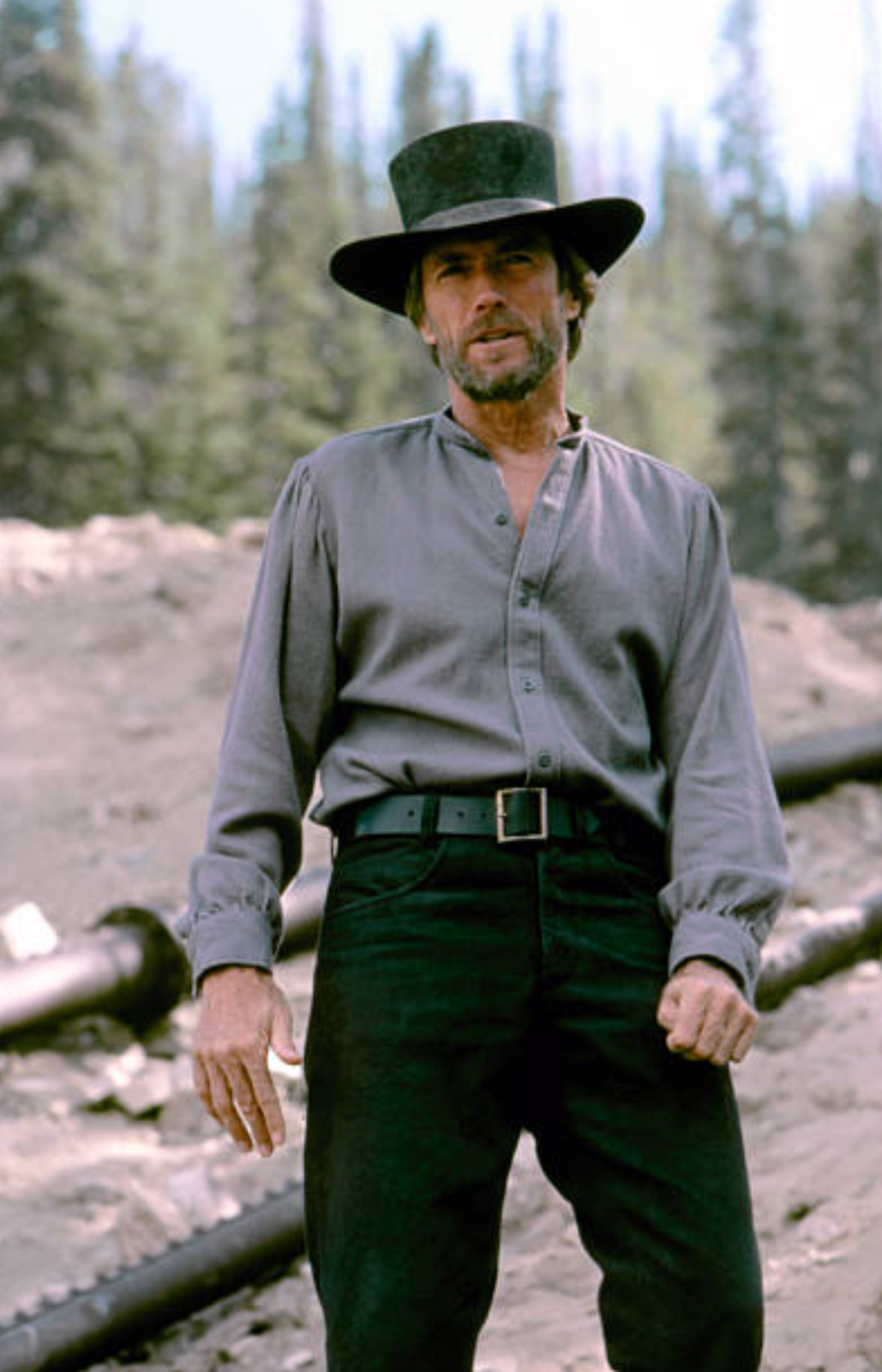 Clint Eastwood outfits in RDR2 as requested by...