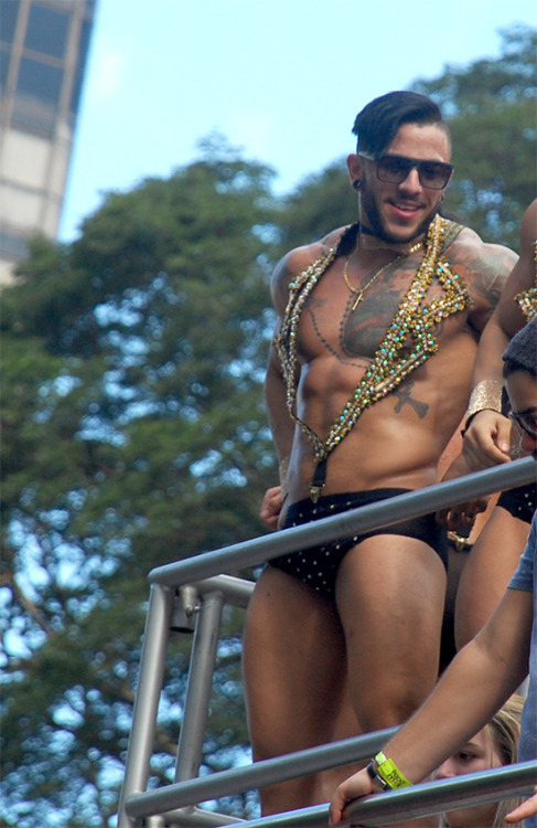 Some hot hunks of Brazil’s gay pride 2015 adult photos