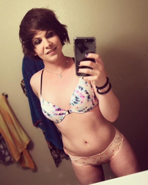 nikki-sapphire: Good thing vacation is almost over. Im not sure my body can take much more abuse  #f