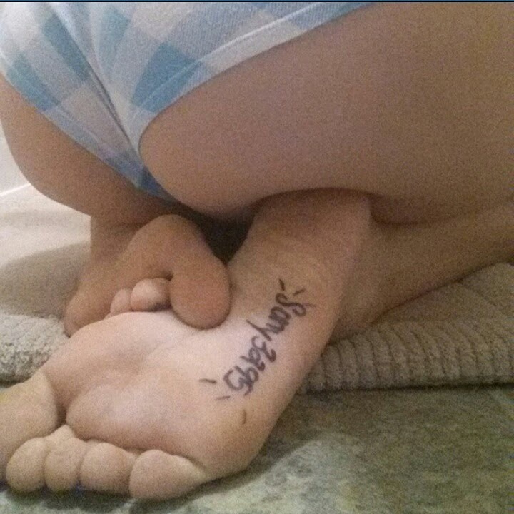sony512:  From my instagram acct. from @sensual_soles.1Reblog  Beautiful feet