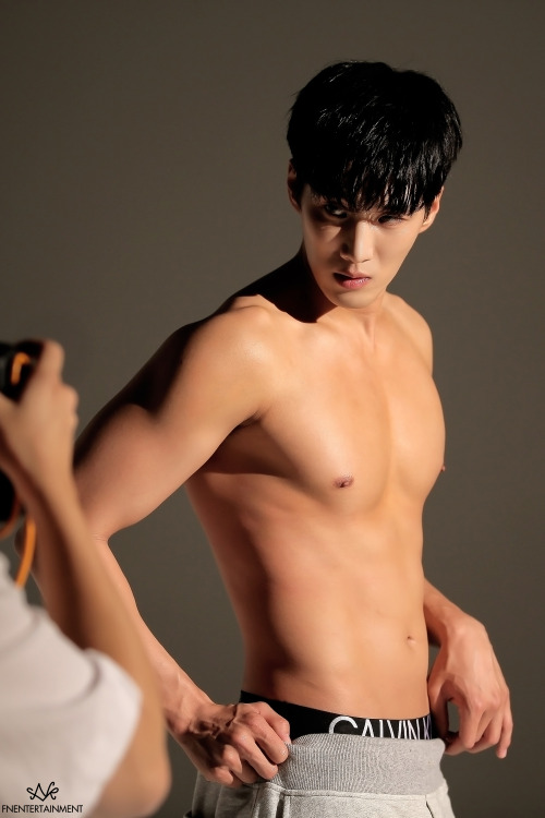 AHN BO HYUN