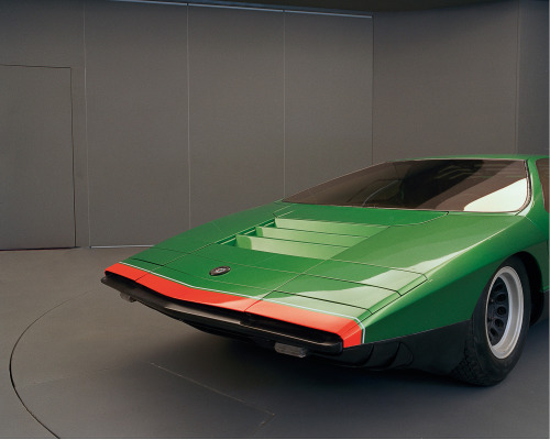 greenchallenger:  Alfa Romeo 33 Carabo - Bertone, 1968