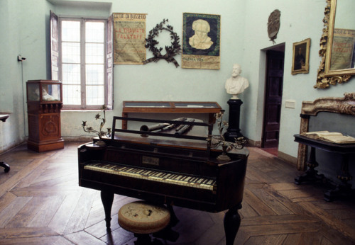 barcarole: Verdi’s museum in Busseto, his hometown, 1983. Photos by Ferdinando Scianna.