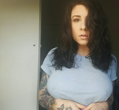 p-oison-lips:  Natural hair tonight 😅😜