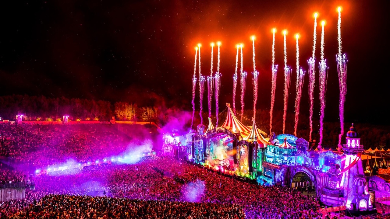 Tomorrowland • Live Today, Love Tomorrow, Unite Forever Tomorrowland • Live Today, Love Tomorrow, Unite Forever