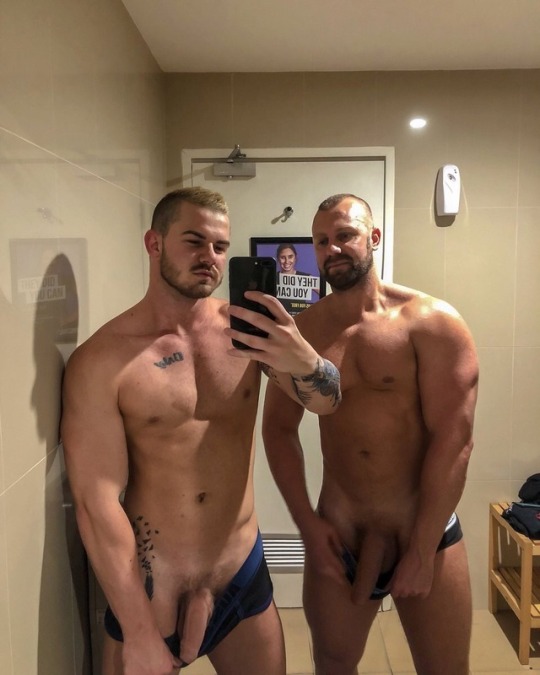 xxxnewstitch:  lovepublic:    Muy nosotros 