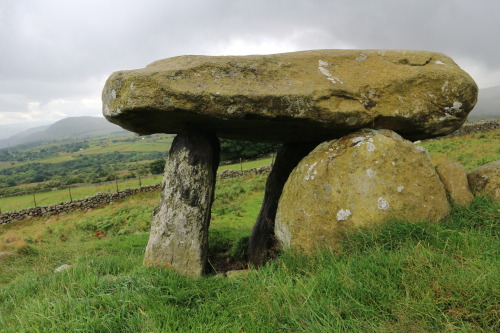 Maen y Bardd Neolithic Tomb, Conwy, 4.8.16. This distinctive structure provides a notable marker on 