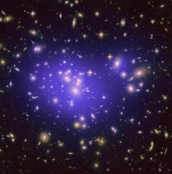 just–space:Galaxy clusters reveal new dark matter insights: the inner region of Abell 1689 galaxy cluster as seen from the Hubble space telescope  js