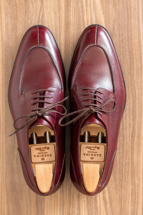 Sons of HenreyGeorge in Inca Burgundy Grain