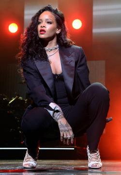 hellyeahrihannafenty: Rihanna performs onstage during DirecTV Super Saturday Night  