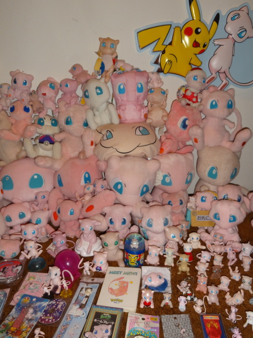 pacificpikachu:I decided to take my Mew collection down from its shelves for some crazy reason so I 