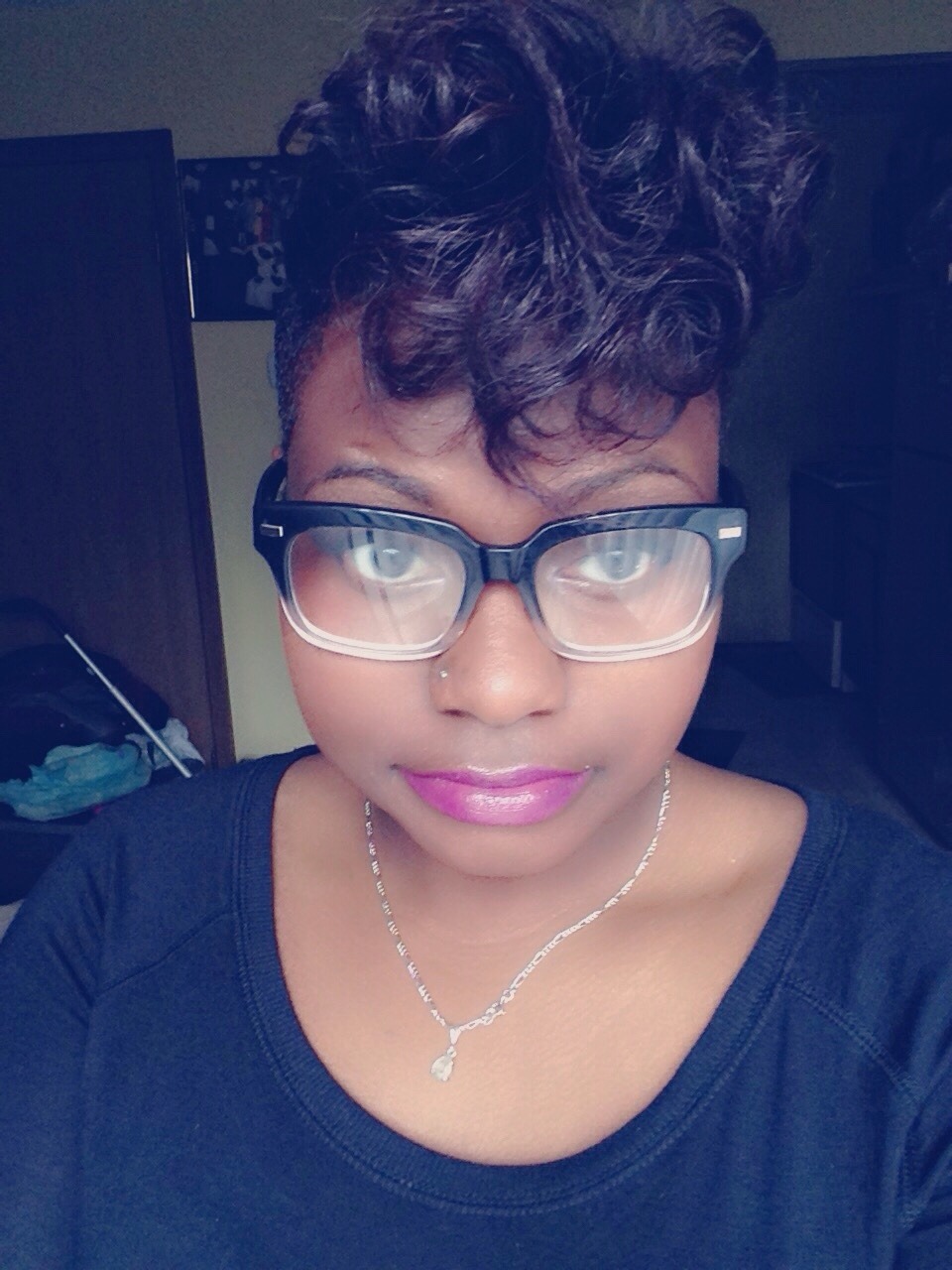 chubbygirlindreamland:  iridessence purple lips💜! Me trying to be cute😊