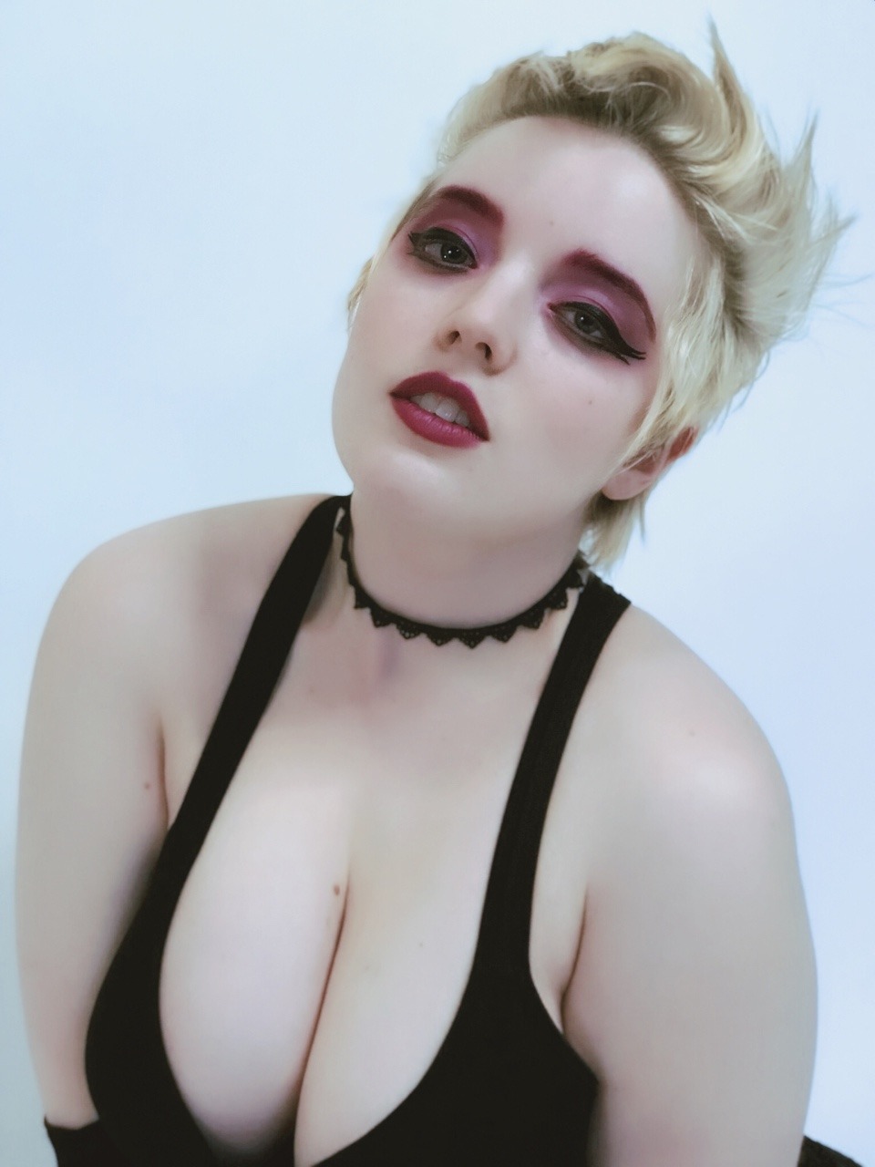 marshmallowmaximus:Well this is a new look for me 😳