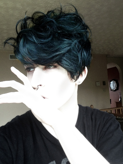 v0nvamp: v0nvamp: dyed my hair deep teal voodoo blue by manic panic on unbleached naturally dark bro