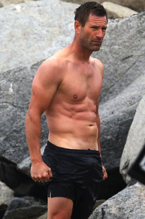 hotfamousmen:  Aaron Eckhart