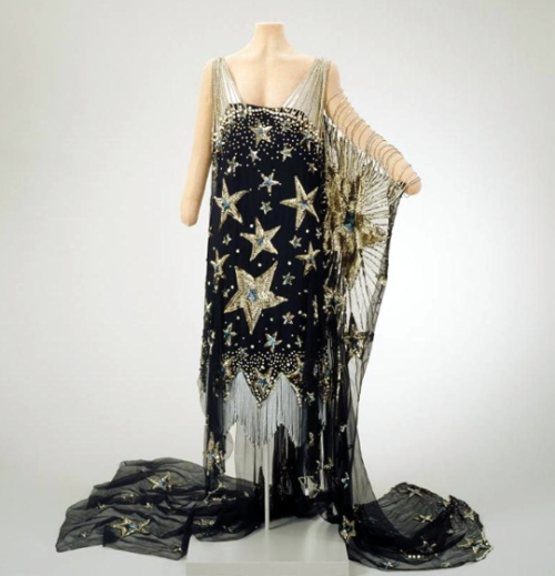 vintagegal:“Starry Night“ Costume, 1926This silk crêpe costume was worn by Marjorie Merriweather Pos