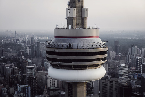 cn tower | instagram: @soteeoh 