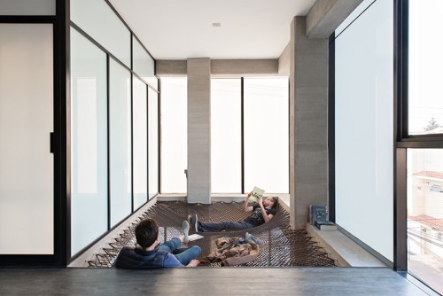 contemporist: This Two-Level Apartment Has A Net In The Floor