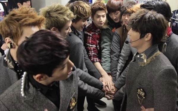 hello-new-day:  Happy 7 years!!! Love you!! 