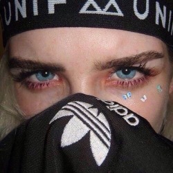 pale-babes-of-ghetto:  —