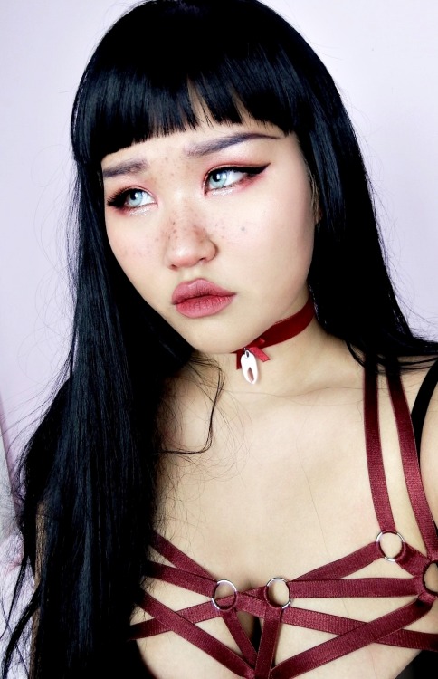 michellemoe: Swan harnessTeeth choker  Shop Alienmoé