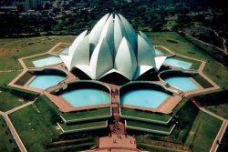 Ba-Hi:  Lotus Temple In New Delhi, India