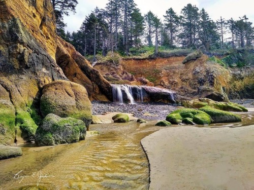 oregonexplored:Photo from @artistkc - Hug Point - Image selected by @ericmuhr - Join us in exploring