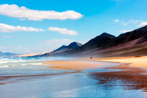 bountybeaches:  ‘FUERTEVENTURA’  *** (photo via @SHERPANDIPITY)