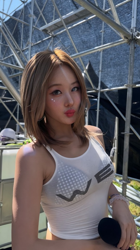 Haneul And Belle ( Kiss Of Life)