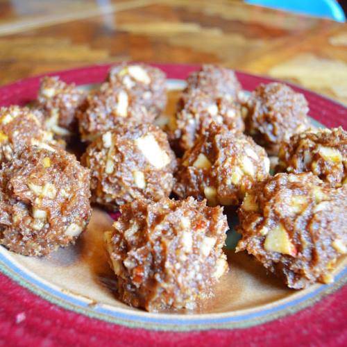 Have you tried these caramel apple pecan truffles yet!? They’re the perfect balance of sweet a