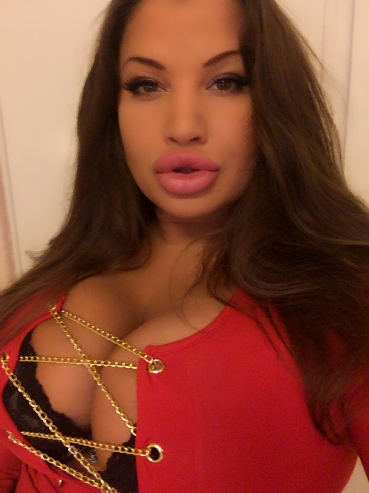 thenewestaverage:  oh-yes111:  Nadja Diamond  The New Average 