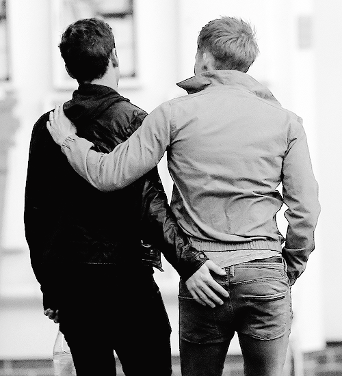 ilove-gaycouples:    Tom Daley and Dustin Lance Black out in London, 4th October 2015  