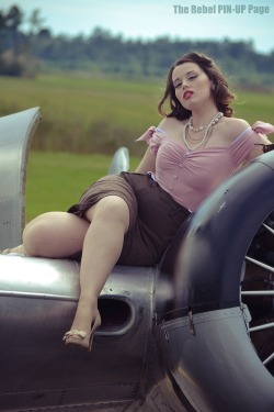 Aviation Pin Ups