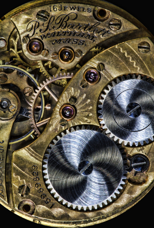 coffeenuts:  imickeyd:Antique pocket watche by Dbart Art