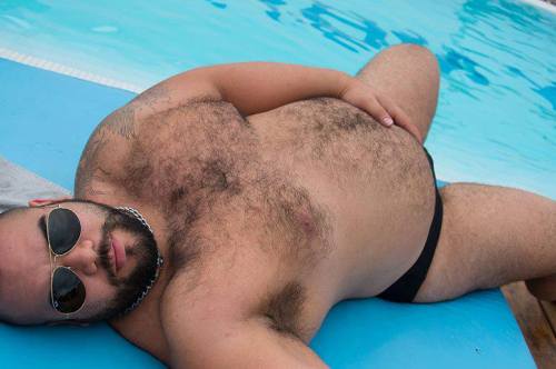 hotbears:  http://hotbears.tumblr.com/