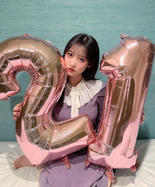 soimort:横野 すみれ Yokono Sumire - Instagram - Sun 12 Dec 2021  ⁡ 2021.12.12 今日で21歳になりました〜☺️🎉December 12, 2021I turned 21 today~☺️🎉 ⁡ ⁡ ⁡ #birthday #21歳 #たくさんのメッセージありがとうございます