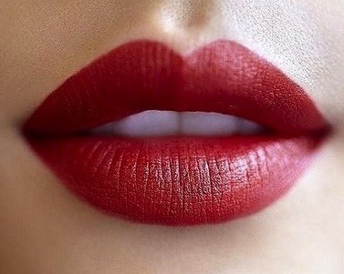 jaynelovesdick:  to be truly happy you need to paint your lips moist and hungry lips are happy lips 