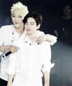 byunbaekku-deactivated20140611:   tao just wanted a hug, baekhyun TT 