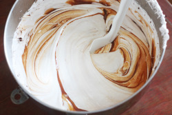 4dele:  caramel-swirl-marshmallows by sophistimom on Flickr. 