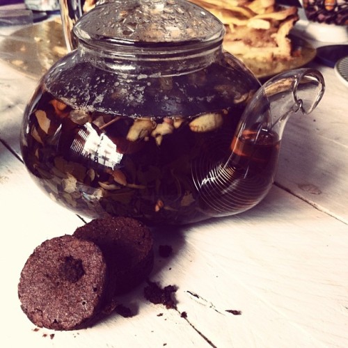 Some homemade Brownies along with a great cardamon &amp; rosepetal tea blend!