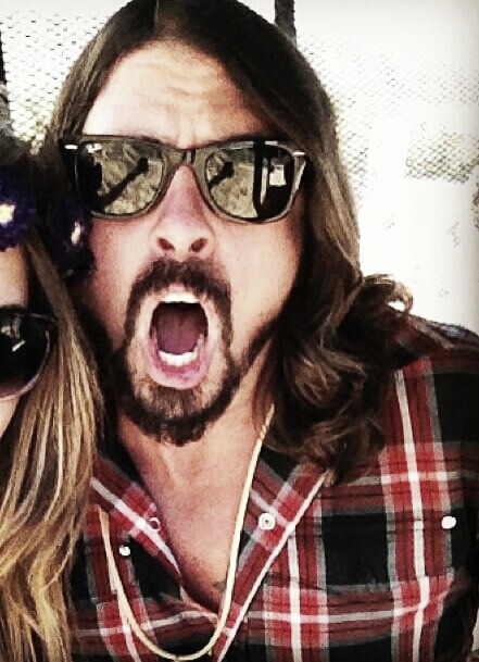 soundfromgarden-blog:Dave Grohl: the king of selfies 