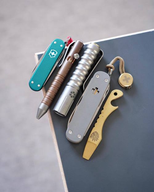 Tuesday bits n bobs. . . #edccommunity #sakallday #victorinox…
