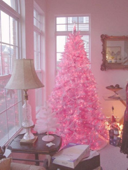 porcelainpastelprincess:Tis the season 💖