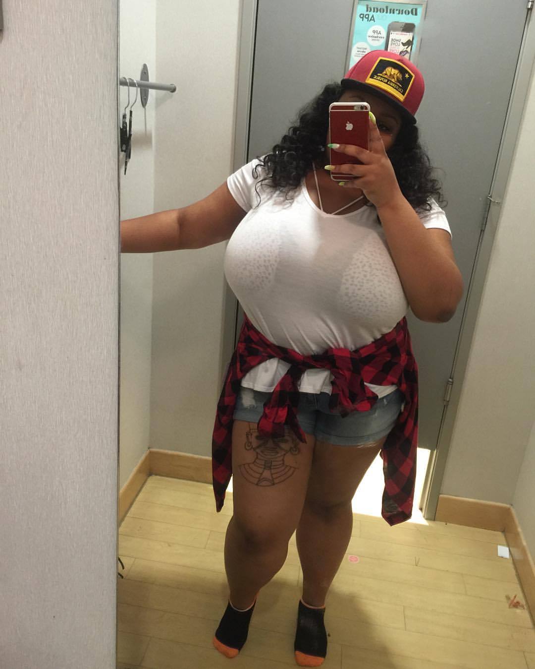anyaithesaiyan:  @charlotterusseplus Is with the shits #Lit (at Woodbridge Mall)