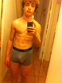 hotskypeboys:  Follow my blog - http://hotskypeboys.tumblr.com/ for